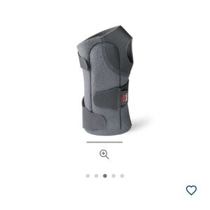 CVS right compression wrist brace